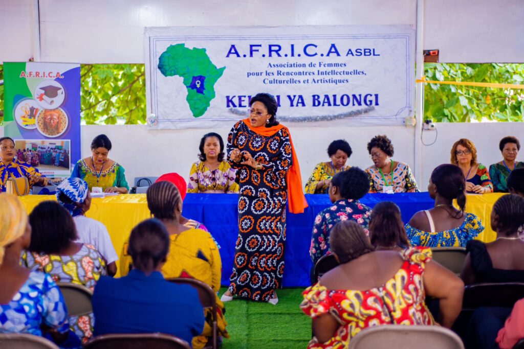 La matinée d’échanges avec les mamans de Camp Luka ayant suivi les cours d’alphabétisation dans notre Centre. Lieu : Siège Social d’A.F.R.I.C.A à Bandal, le 26/03/2024